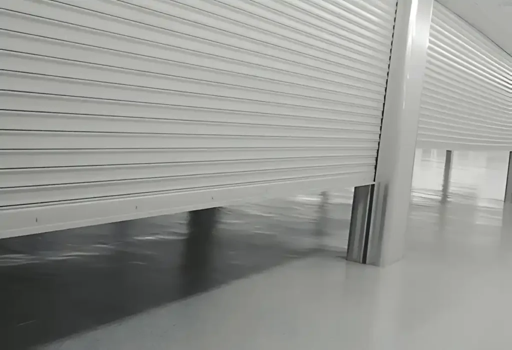 Beyaz renkli otomatik alüminyum mağaza kepenki