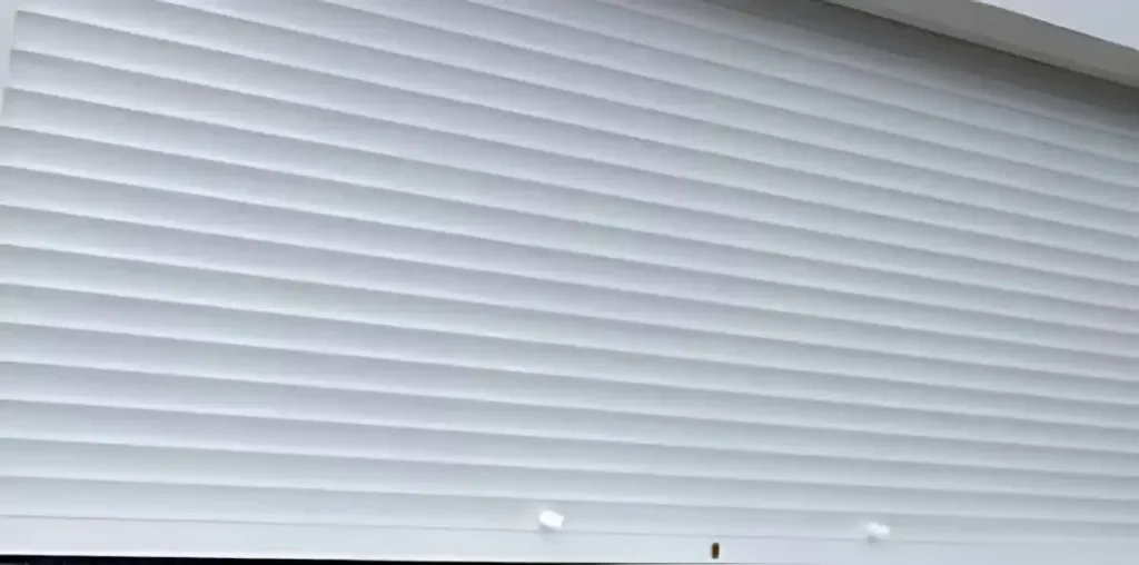 Beyaz renkli otomatik alüminyum mağaza kepenki