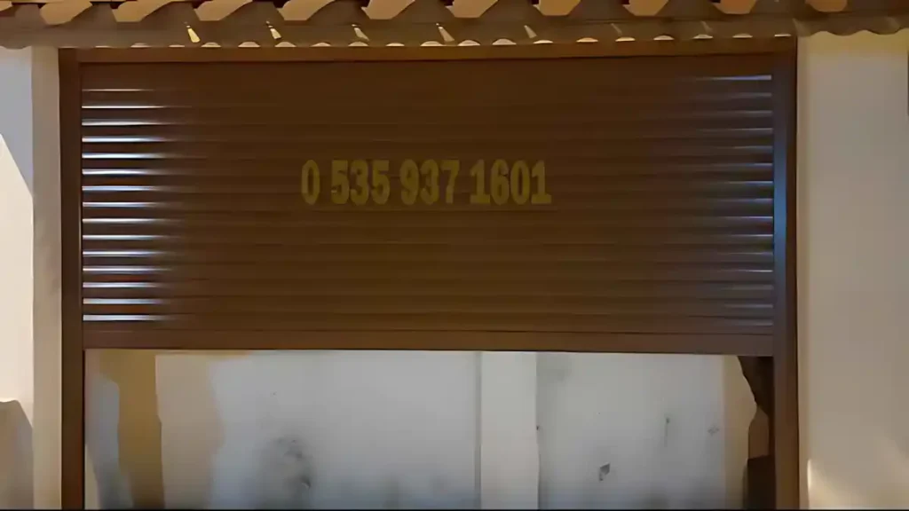 Beykoz Kepenk Montajı: Villa Garajına Özel Renk Otomatik Kepenk Uygulaması 6 Beykoz villa garaj kahverengi otomatik kepenk montajı. Beykoz Kepenk Montajı