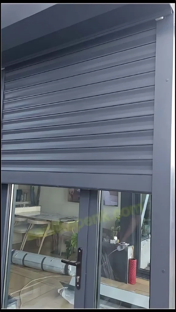 Beyoğlu Villa Bahçe Panjuru Montajı Projesi 8 Beyoğlu Panjur Montajı, Dış mekan otomatik panjur bahçe uygulaması