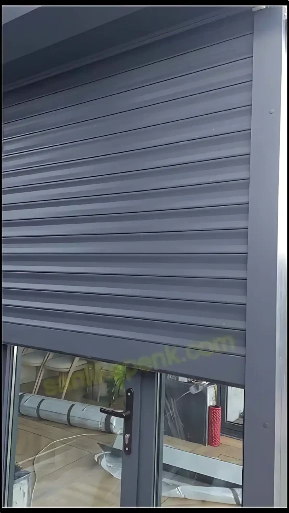 Beyoğlu Villa Bahçe Panjuru Montajı Projesi 7 Beyoğlu Panjur Montajı, Dış mekan otomatik panjur bahçe uygulaması