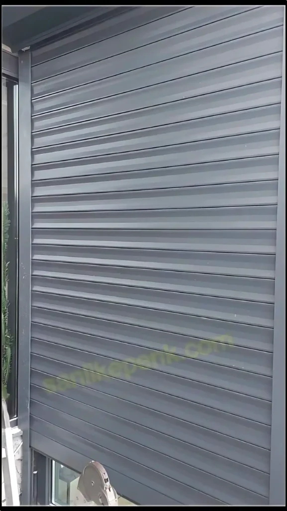 Beyoğlu Villa Bahçe Panjuru Montajı Projesi 5 Beyoğlu Panjur Montajı, Dış mekan otomatik panjur bahçe uygulaması