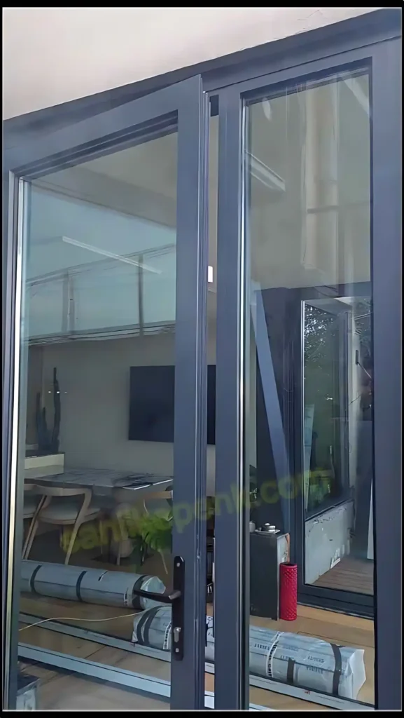 Beyoğlu Villa Bahçe Panjuru Montajı Projesi 2 Beyoğlu Panjur Montajı, Dış mekan otomatik panjur bahçe uygulaması