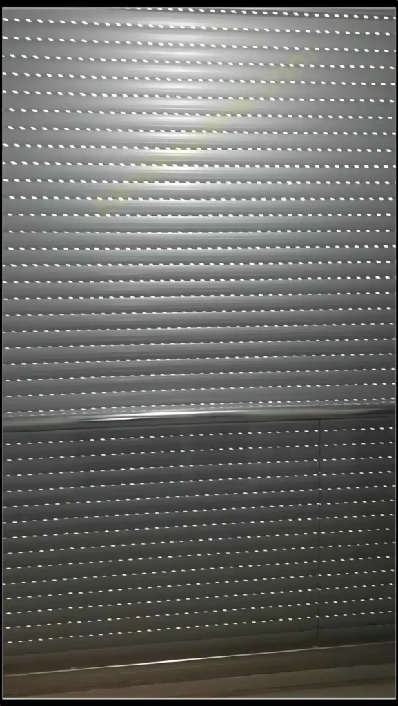 Çekmeköy Panjur Montajı: Avrupa Konutları'nda Sıfır Panjur Sistemi Kurulumu 14 Çekmeköy Panjur Montajı modern site panjur montajı bitmiş hali