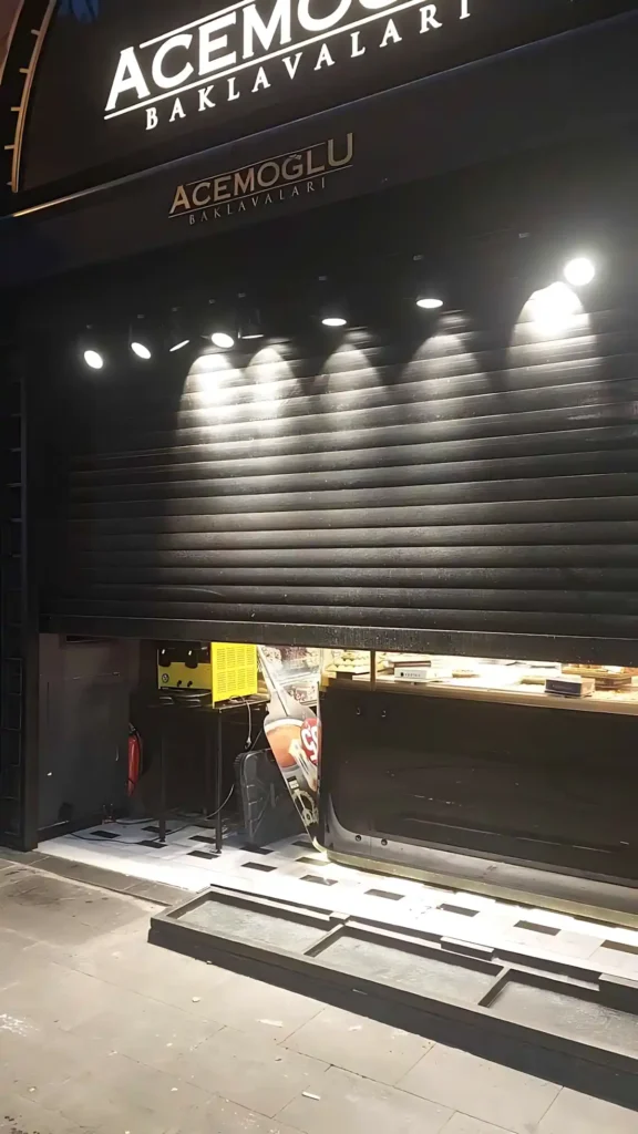 Fatih Otomatik Kepenk Montajı 9 Fatih Otomatik Kepenk estetik ve güvenlik açısından yüksek standart