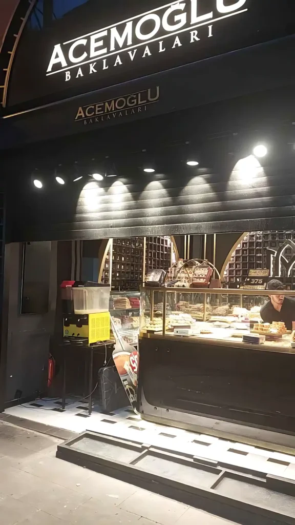 Fatih Otomatik Kepenk Montajı 3 Fatih Otomatik Kepenk estetik ve güvenlik açısından yüksek standart