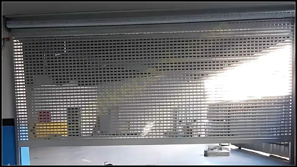 Fatih Araç Otoparkı Alüminyum Gözlü Kepenk 5 Fatih Otopark Kepenk projemiz Fatih araç otoparkı kepenk montajı