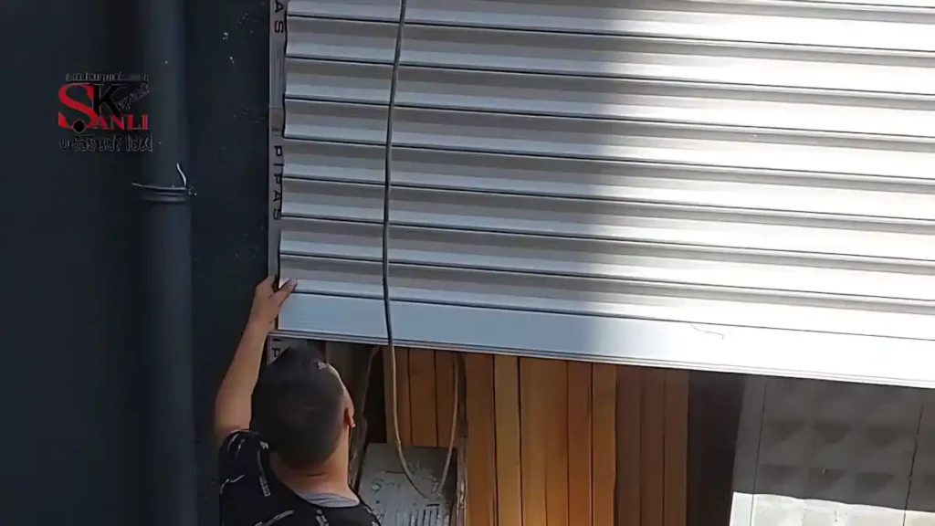 Kağıthane İzzetpaşa Zemin Kat Otomatik Kepenk Montajı Projesi 9 İzzetpaşa otomatik kepenk. Kağıthane İzzetpaşa işyeri kepenk sistemi