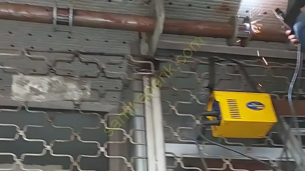 Kartal Eski Tip Kafesli Kepenk Daraba Tamiri Projesi 7 Kartal kepenk daraba tamiri. Kartal kepenk daraba onarım süreci