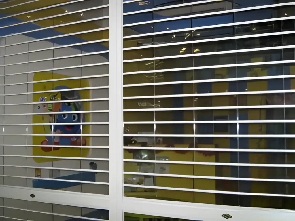 Şeffaf Polikarbon Mağaza Kepenkleri 13 Şeffaf polikarbon kepenk Fiyatları 2026