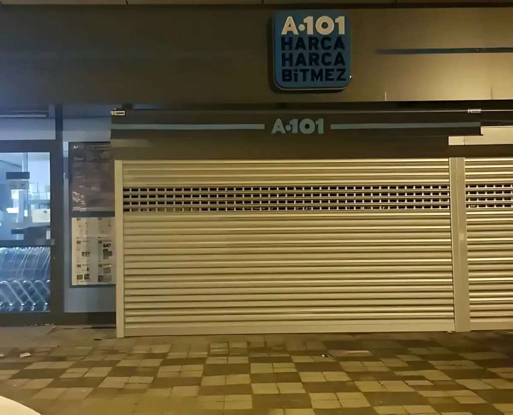 Şile A101 Market Alüminyum Gözlü Kepenk Montajı Projesi 5 Şile A101 market alüminyum gözlü kepenk montajı. market gözlü kepenk sistemi