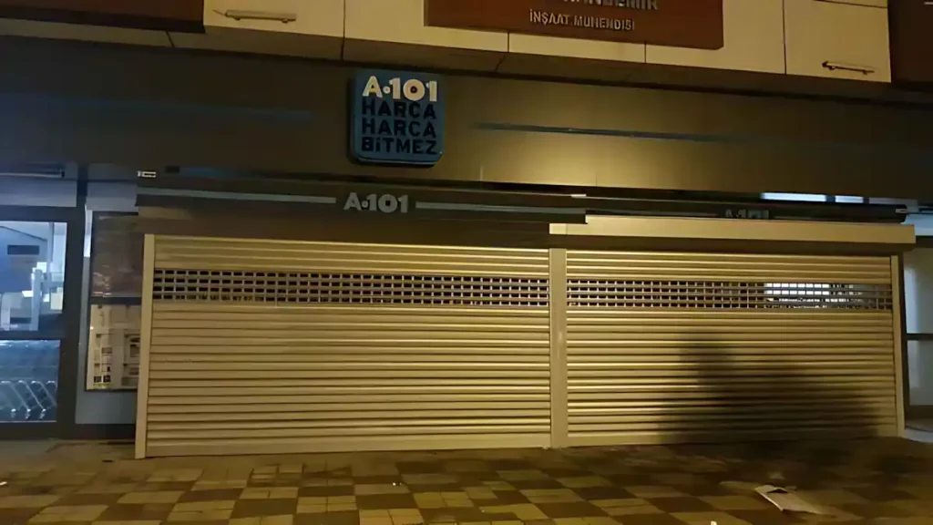 Şile A101 Market Alüminyum Gözlü Kepenk Montajı Projesi 3 Şile A101 market alüminyum gözlü kepenk montajı. market gözlü kepenk sistemi